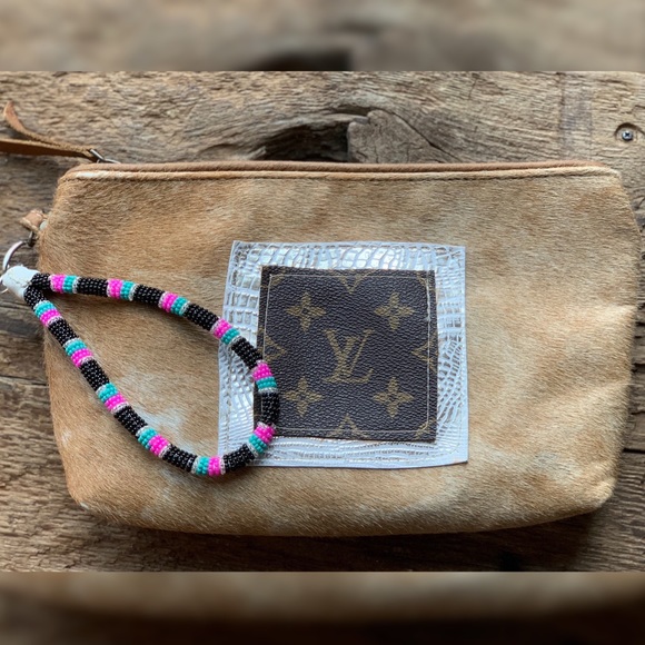 Beaded Keychain Wristlet - Picture 4 of 8